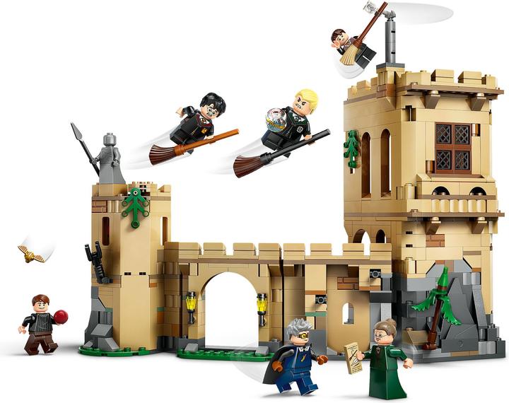Actual product image LEGO Hogwarts Castle flying lessons (76447, LEGO Harry Potter)