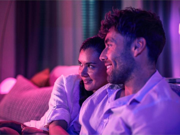 Actual product image Philips Hue Play Gradient Lightstrip 75" (RGBW, 304 cm, Indoor)