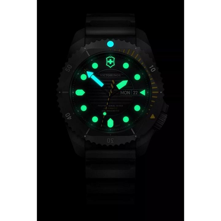 Actual product image Victorinox Dive Pro Automatic (Diving watch, 43 mm)