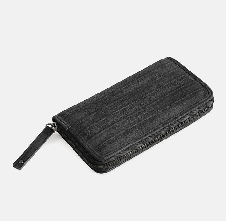 Actual product image FredsBruder Gürteltier Geldbörse Leder 19 cm