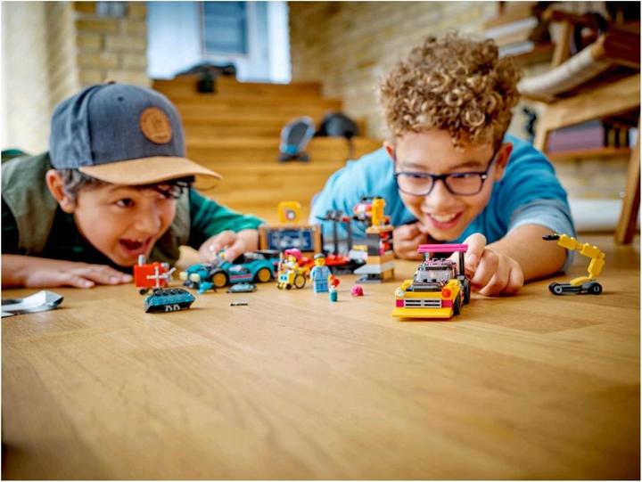 Actual product image LEGO 60389 Car workshop (60389, LEGO City)