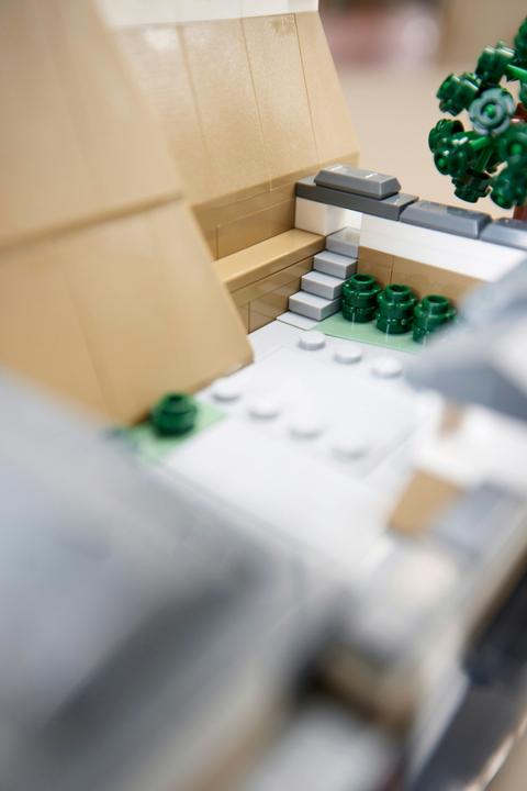 Image du produit LEGO 21060 Confidentiel (21060, LEGO Architecture)