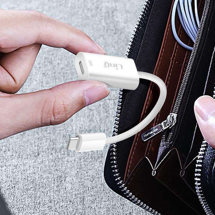 Actual product image LinQ USB-C / Lightning charging and data adapter (USB Type C, Lightning)