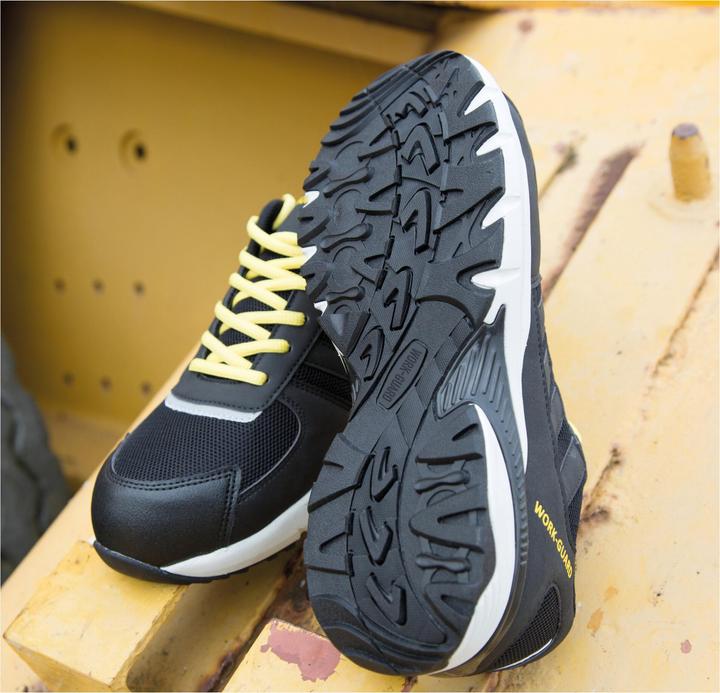 Actual product image Regatta Trainer (S1P, 46)