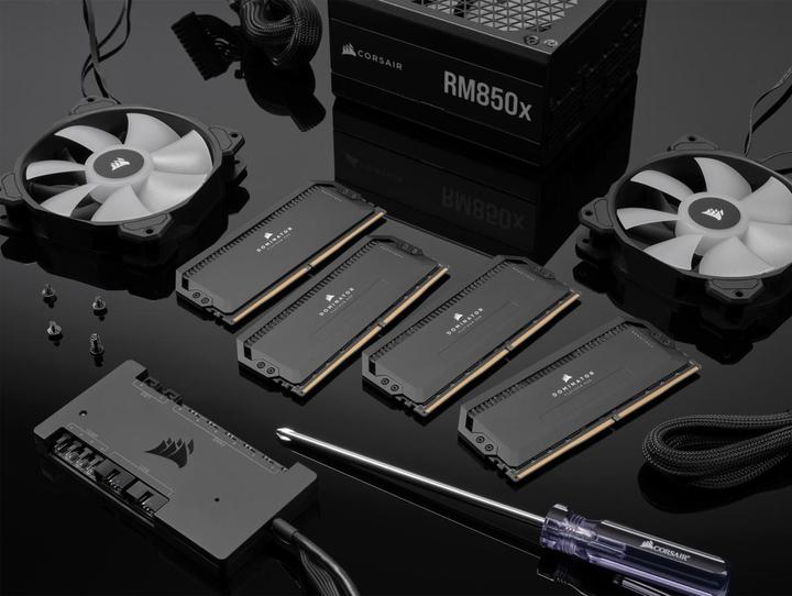 Immagine prodotto Corsair KIT DDR5 64GB PC 6400 CL32 (2x32GB) DOMINATOR P RGB retail (2 x 32GB, 6400 MHz, RAM DDR5, DIMM)