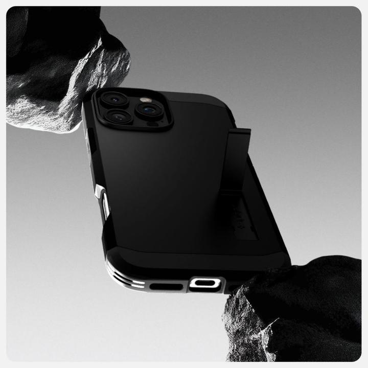Actual product image Spigen Tough Armor MAG iPhone 16 Pro Max MagSafe czarny/black ACS08013 (Apple iPhone 16 Pro Max)