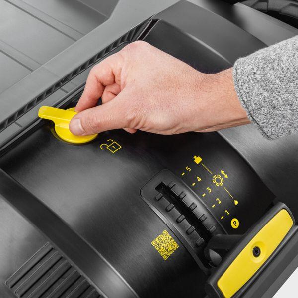 Actual product image Kärcher Sweeper KM 70/20 C 2SB