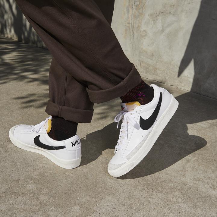 Produktbild Nike Blazer Low 77 Schuhe - 107255 (39)
