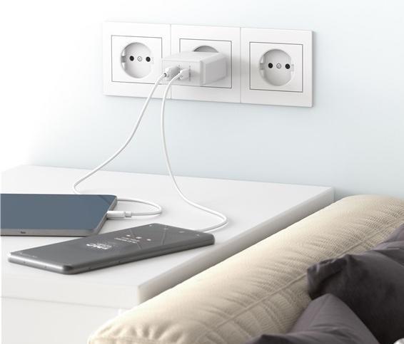 Actual product image Goobay Dual USB Quick Charger (30 W)
