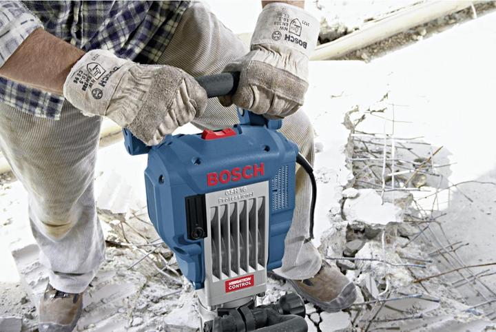 Actual product image Bosch Professional GSH 16-28 demolition hammer with accessories and trolley (Electrical connection)