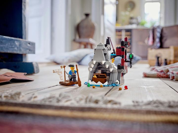 Immagine prodotto LEGO 40597 L'inquietante isola dei pirati (40597, LEGO Creator Expert)