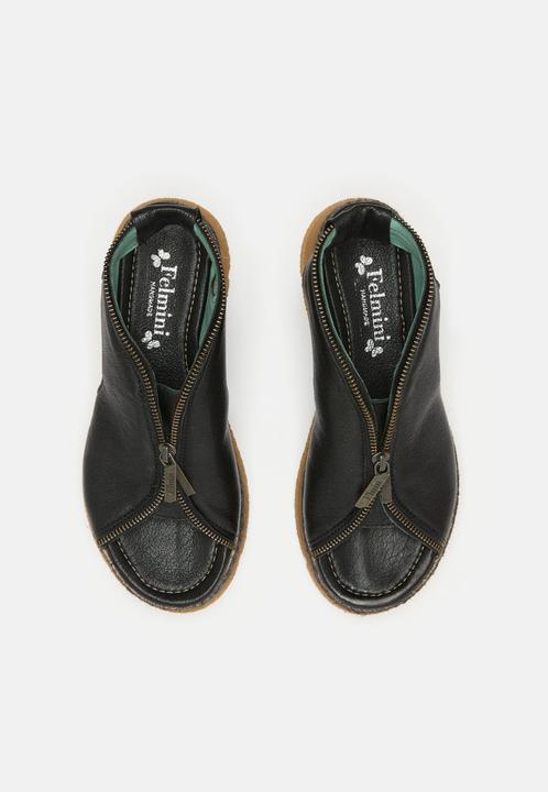 Immagine prodotto Felmini ISQUIA D387 - Sandali piatti con plateau in vera pelle nera. Con elastico posteriore (39)