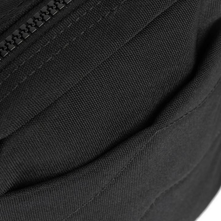 Actual product image Roka London Bond All Black Ash One Size Recycled Canvas (1.50 l)
