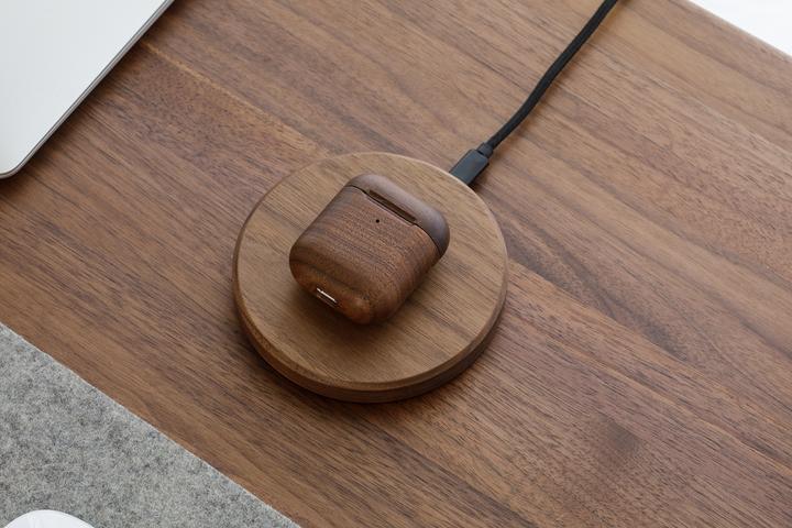 Actual product image Oakywood AirPods Case - wooden case for AirPods - color Walnut / AirPods 1/2 - (Headphone bag)