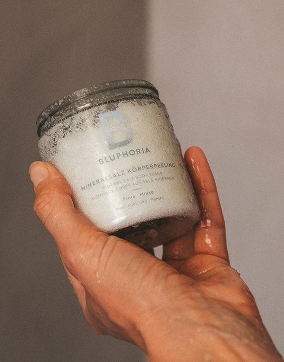 Image du produit Bluphoria Gommage corporel aux sels minéraux de pin et de menthe (200 ml)