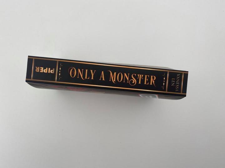 Produktbild Only a Monster (Deutsch, Vanessa Len, Bettina Ain, 2023)