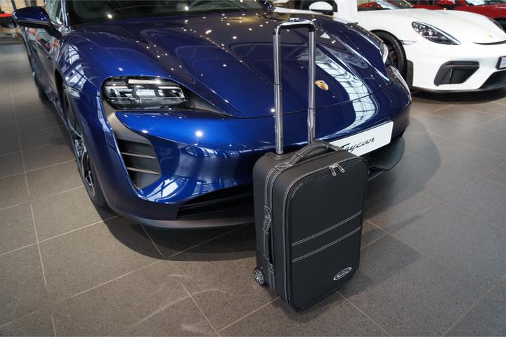 Produktbild RC 1tlg. Kofferset Porsche Taycan front (133F) Leder / Kunstlede