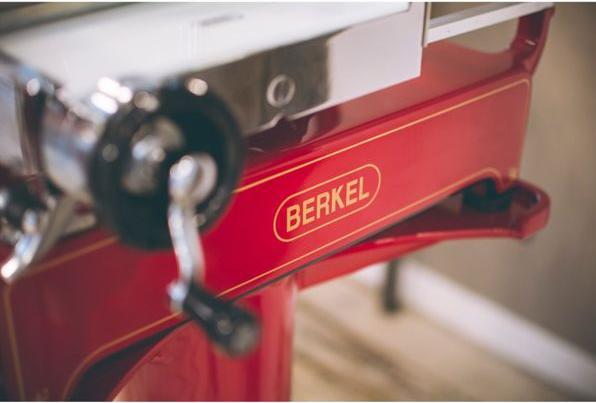 Produktbild Berkel Volano P15 rot/gold Aufschnittmaschine