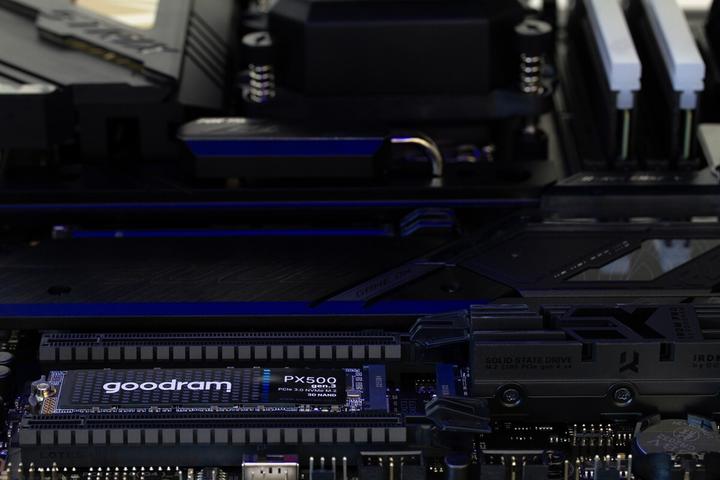 Image du produit Goodram SSD PX500 GEN.3 PCIe 3x4 1TB M.2 2280 RETAIL (1000 Go, M.2 2280)