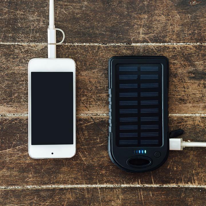 Produktbild Casativo Solar Powerbank inkl. Taschenlampe, 4.000 mAh, 2x USB-A, 10 Watt (4000 mAh, 10 W)
