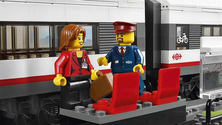 Actual product image LEGO City High Speed Train (60051, LEGO City)