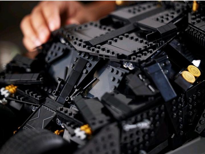 Image du produit LEGO Batmobile Tumbler (76240, LEGO DC, LEGO difficiles à trouver)