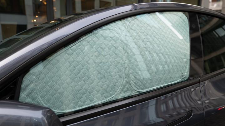 Produktbild Made4EV Seiten/Heckscheiben Sonnen- und Sichtschutz für das Tesla Model Y