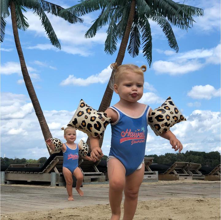Actual product image Swim Essentials Swimming wings leopard