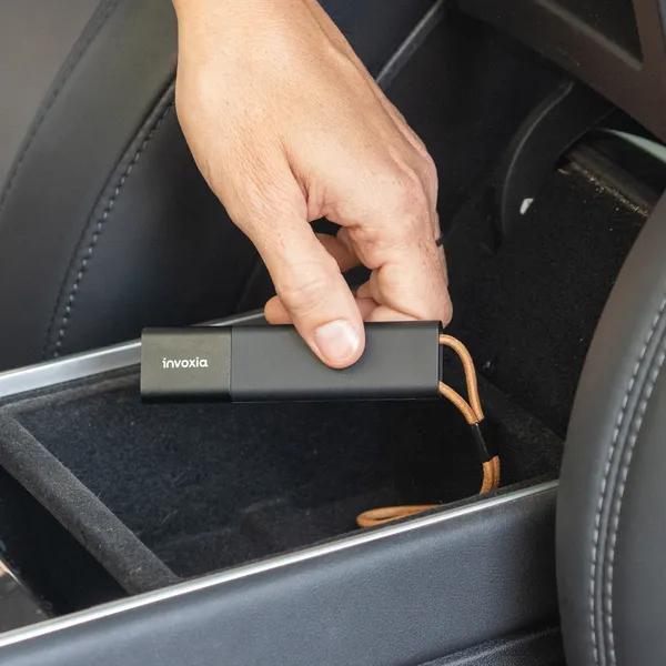 Actual product image Invoxia GPS tracker for valuables or people (Android, iOS)