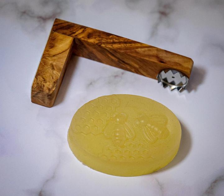 Actual product image Vivi Soaps Olive wood soap holder with magnet