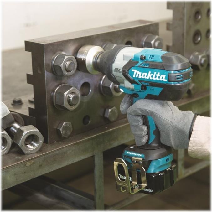 Actual product image Makita DTW1002RTJ Cordless impact wrench 18V, 2x5.0Ah Li-Ion, 1000 Nm, 1 (Rechargeable battery operated)