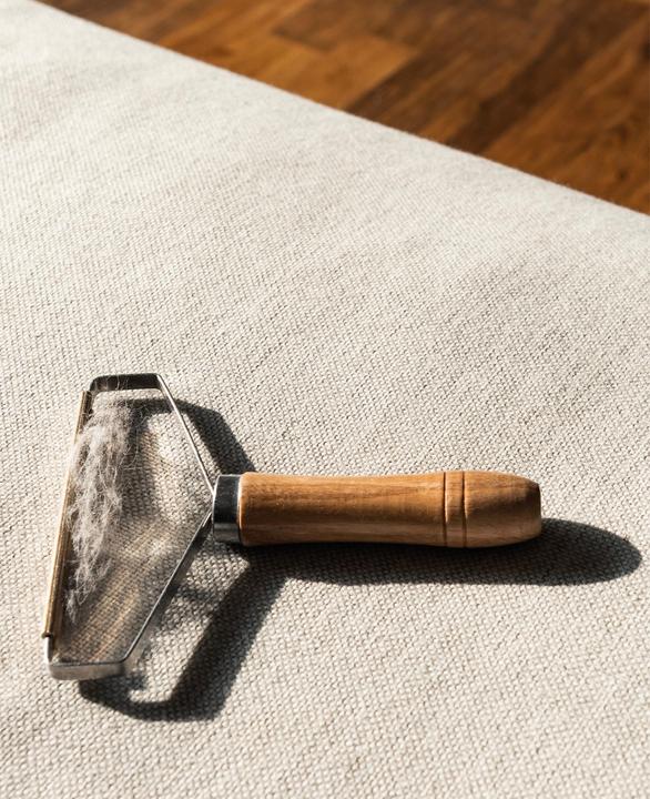 Actual product image Esmée Lint Remover / Pet Hair Remover