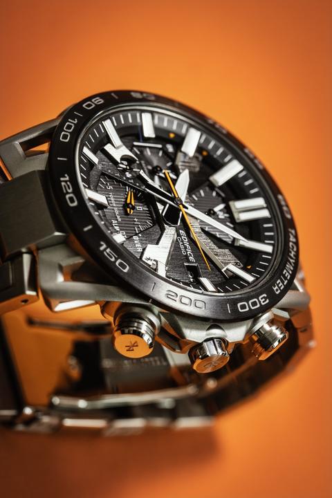 Image du produit Casio Edifice EQB-2000DB-1AER (Montre analogique, Chronographe, 48 mm)