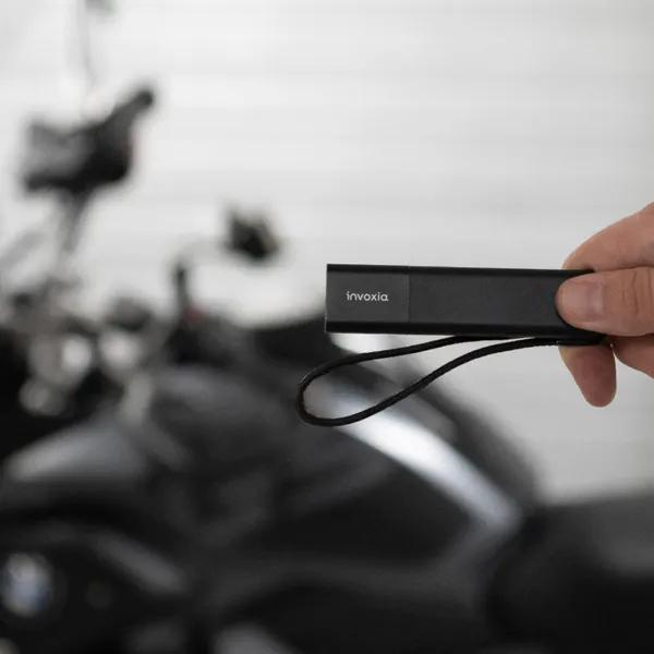 Actual product image Invoxia GPS Tracker Pro (iOS, Android)