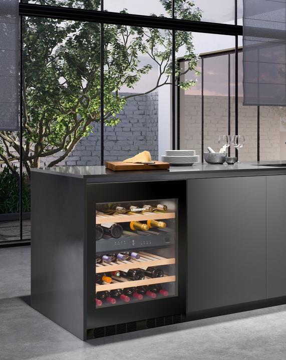 Actual product image Liebherr UWTgb 1682-21 Wine Cooler Integrated 34 Bottle(s)