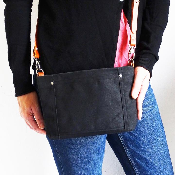 Produktbild Only-Bags.Store Gewachste Canvas-Kreuztasche, klein, Lederriemen, Geldbörse mit Reissverschluss