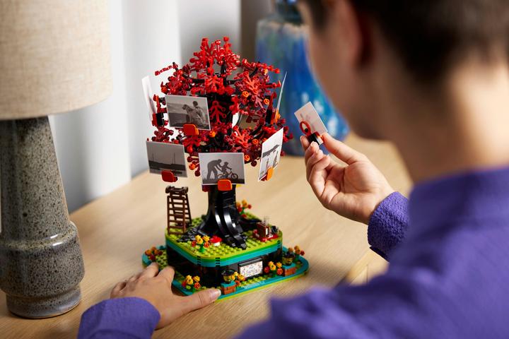 Produktbild LEGO Familienbaum (21346, LEGO Ideas, LEGO Seltene Sets)