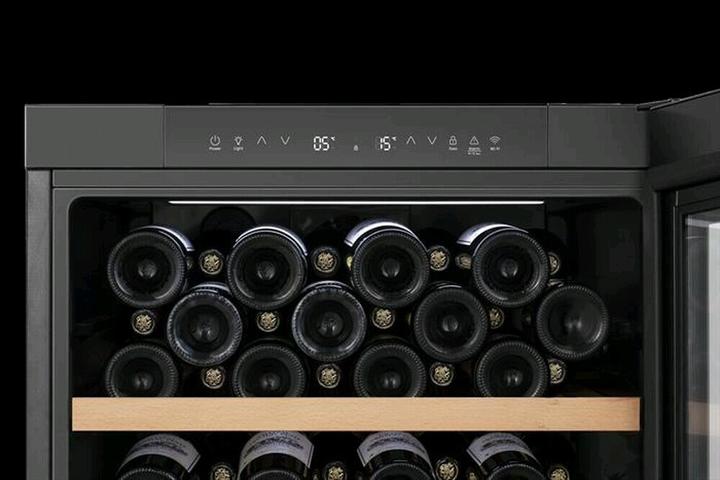 Image du produit Hisense RW3N230GELF cave à vin avec compresseur Installation gratuite Noir 108 barils