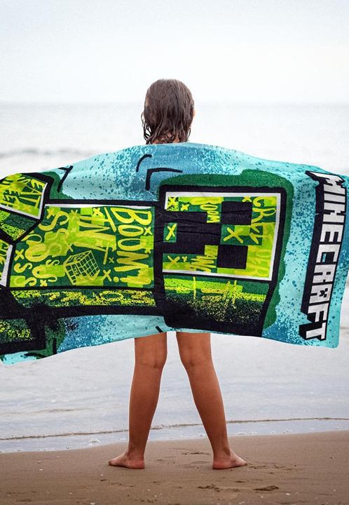 Actual product image Cerdá Minecraft Towel Premium Creeper 70 x 140 cm (70 x 140 cm)