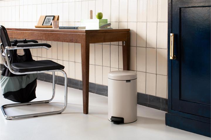 Image du produit Brabantia Poubelle à pédale NewIcon 12 l, Soft Beige (12 l)