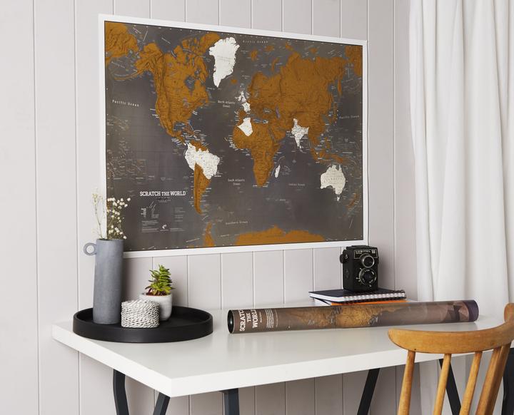 Actual product image Maps International Scratch the World black edition