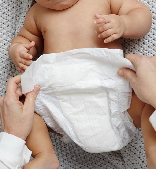 Actual product image Kit & Kin Nappies (Size 3, Monthly box, 136 Piece)