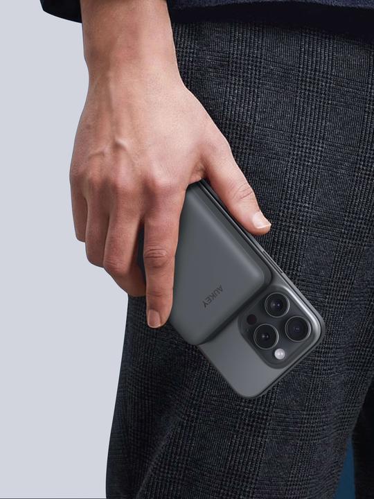 Actual product image Aukey Mag Fusion (10000 mAh, 20 W, 38.50 Wh)