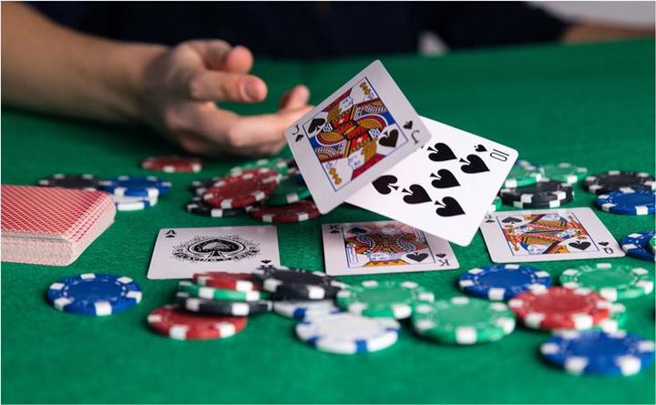 Actual product image Clown games Poker Set Alu Case 200 Pieces (English)