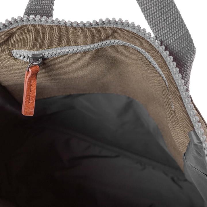 Immagine prodotto Roka London Finchley A Sustainable Moss 12-15 bottiglie riciclate