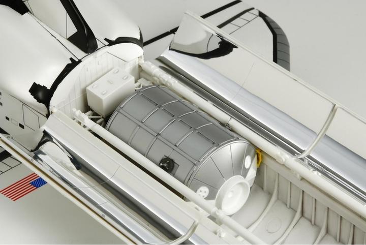 Actual product image Tamiya Space Shuttle Atlantis