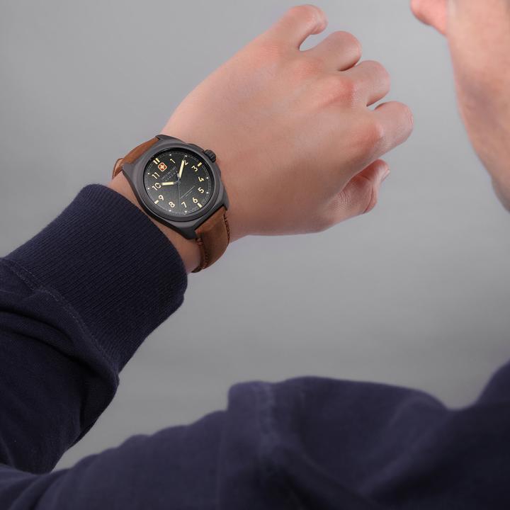 Actual product image Swiss Military Hanowa Fieldmaster (40 mm)