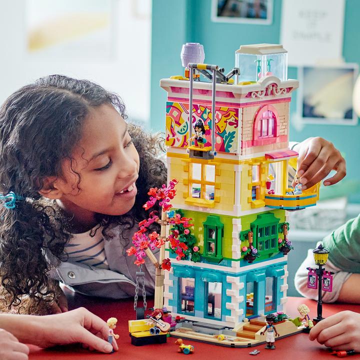 Immagine prodotto LEGO Centro comunitario di Heartlake City (41748, LEGO Friends)