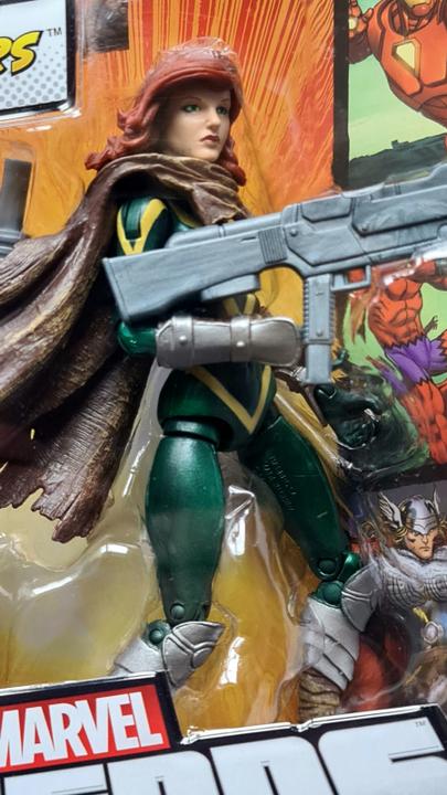 Image du produit Hasbro Marvel Legends Terrax! Series Figurine 2011 X-Men's Hope Summers