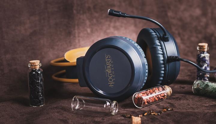 Actual product image Freaks and Geeks Hogwarts Legacy - Casque de jeu filaire pour PC/Xbox One/SeriesX/S/PS4/PS5/Switch (Cable)